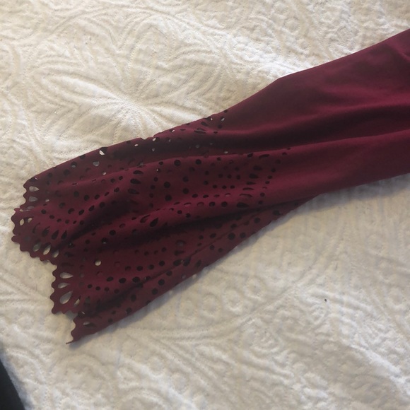 Maroon top - Picture 3 of 4